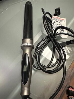 Aria Black and Gunmetal Ceramic Curling Wand with Digital Display